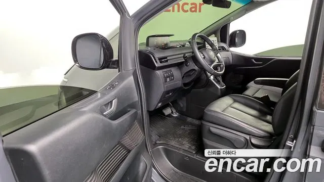 Hyundai Staria 2025 — фото 11