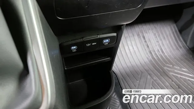 Hyundai Staria 2025 — фото 15