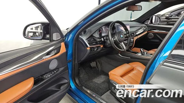 BMW X6M 2017 — фото 10