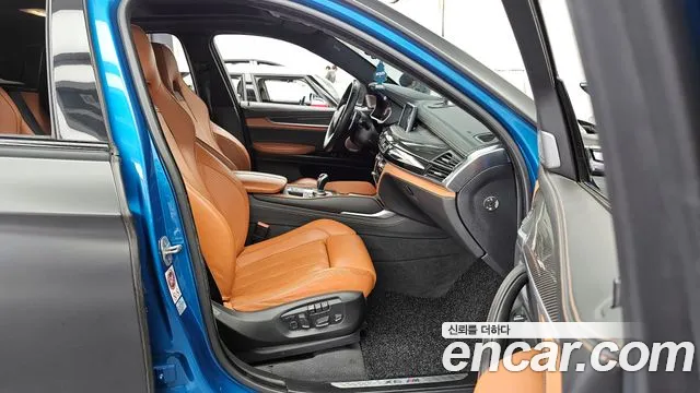 BMW X6M 2017 — фото 11