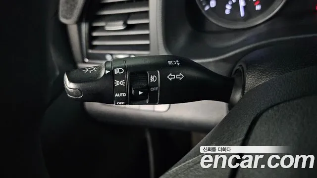 Hyundai AVANTE 2017 — фото 19