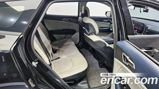 Kia Sportage 2022 — фото 12