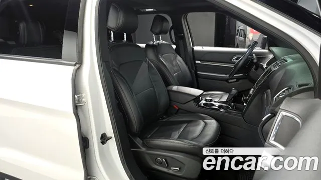 Ford Explorer 2017 — фото 9