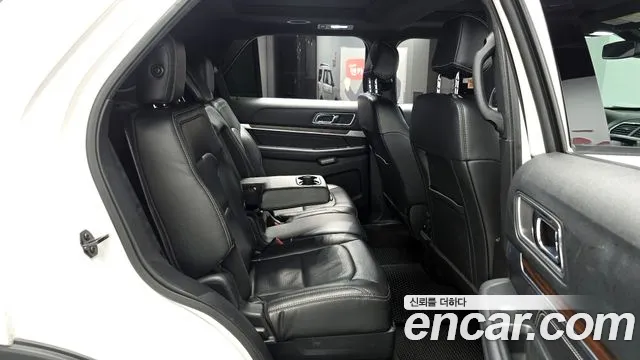 Ford Explorer 2017 — фото 11