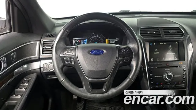 Ford Explorer 2017 — фото 12