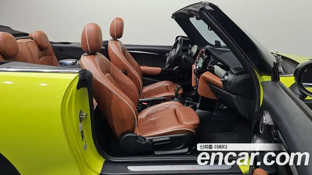 Mini Cooper Convertible 2022 — фото 16