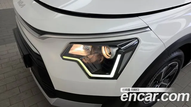Kia Niro 2022 — фото 8
