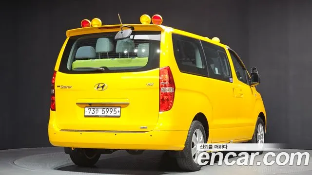Hyundai Starex 2019 — фото 2