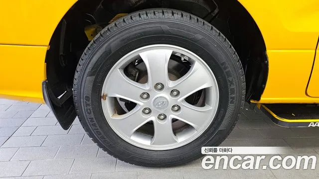 Hyundai Starex 2019 — фото 5