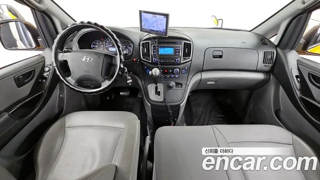 Hyundai Starex 2019 — фото 7