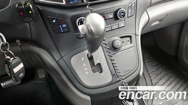 Hyundai Starex 2019 — фото 9