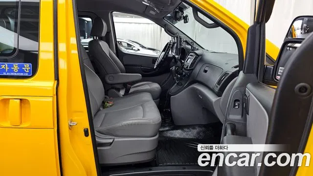 Hyundai Starex 2019 — фото 11