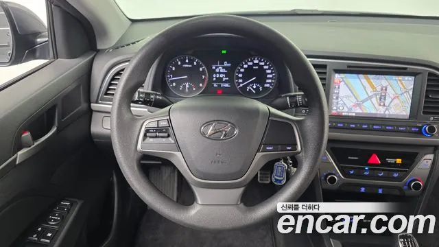 Hyundai AVANTE 2016 — фото 19