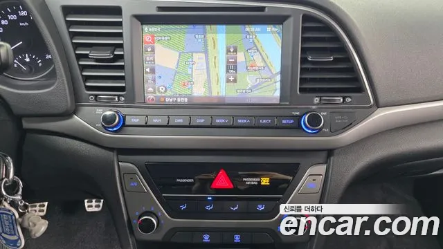 Hyundai AVANTE 2016 — фото 20