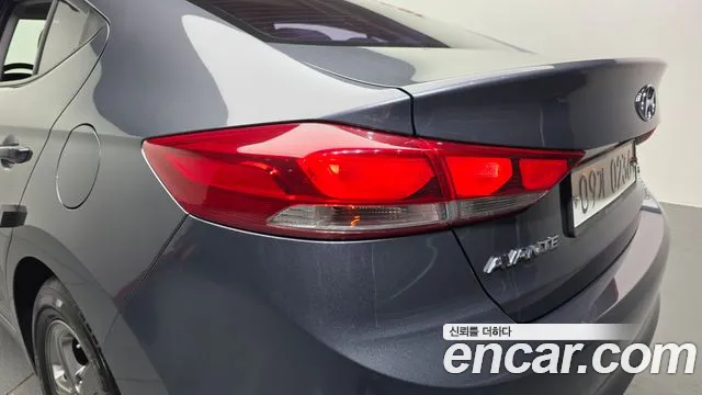 Hyundai AVANTE 2016 — фото 9
