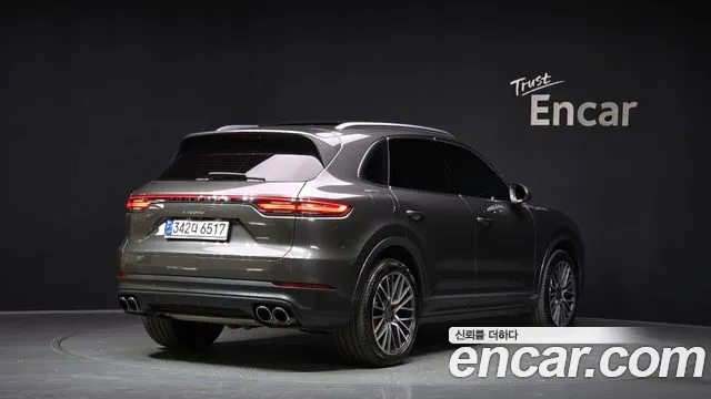 Porsche Cayenne 2020 — фото 2
