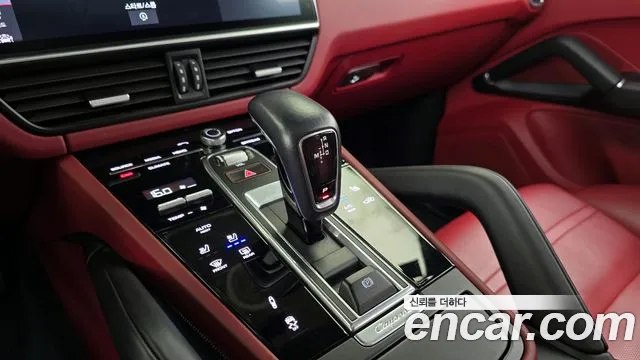Porsche Cayenne 2020 — фото 12