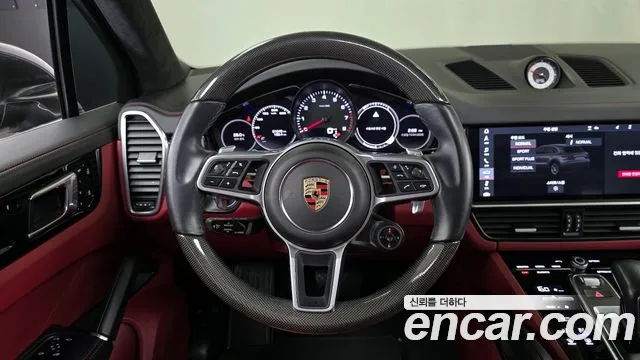 Porsche Cayenne 2020 — фото 19
