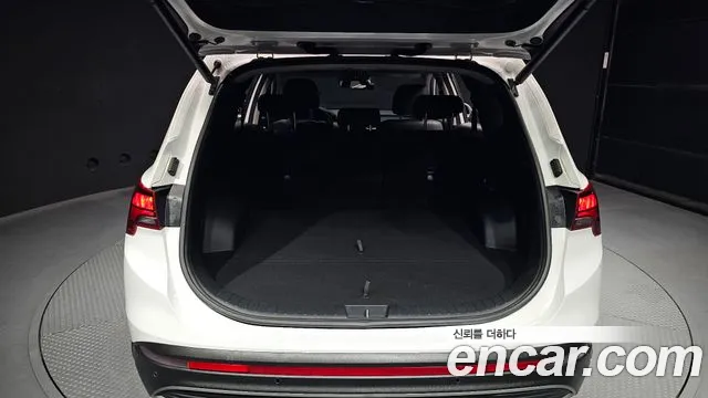 Hyundai Santafe 2022 — фото 19