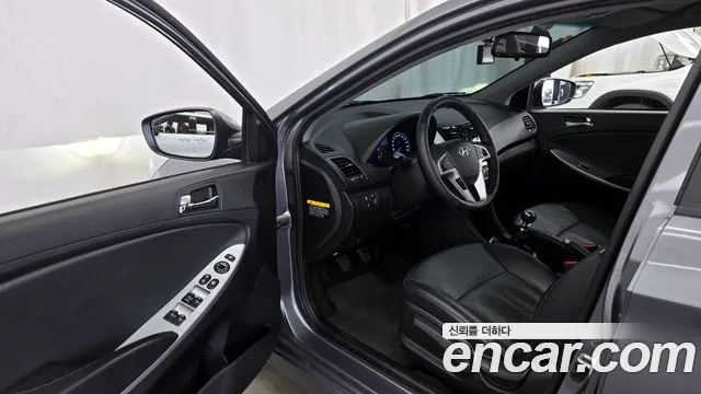 Hyundai Accent 2015 — фото 13