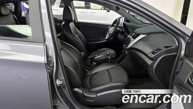 Hyundai Accent 2015 — фото 18