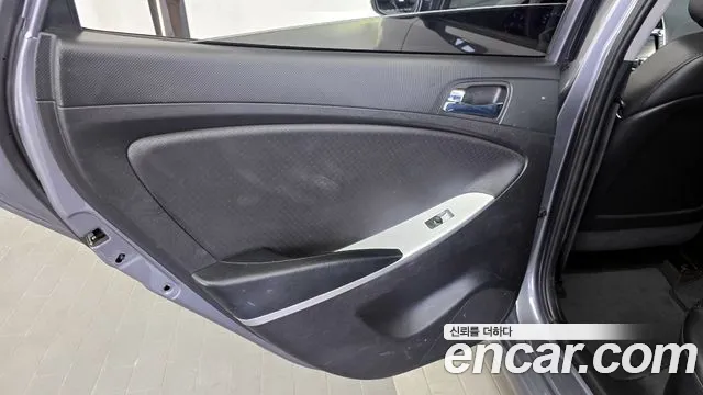 Hyundai Accent 2015 — фото 15