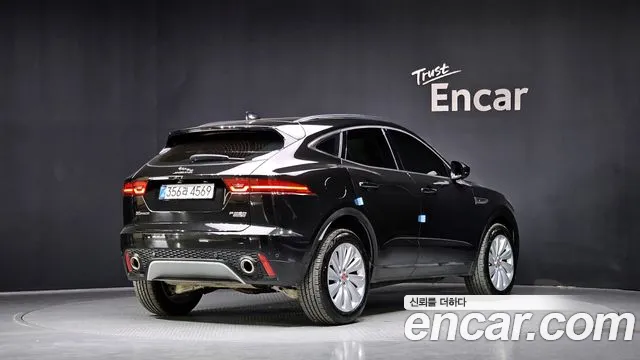 Jaguar E-PACE 2020 — фото 2