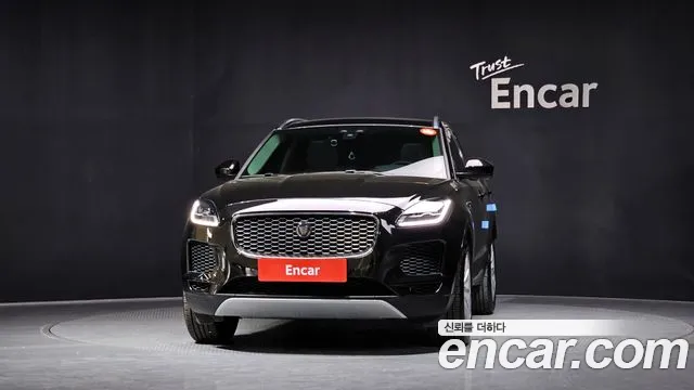 Jaguar E-PACE 2020 — фото 3