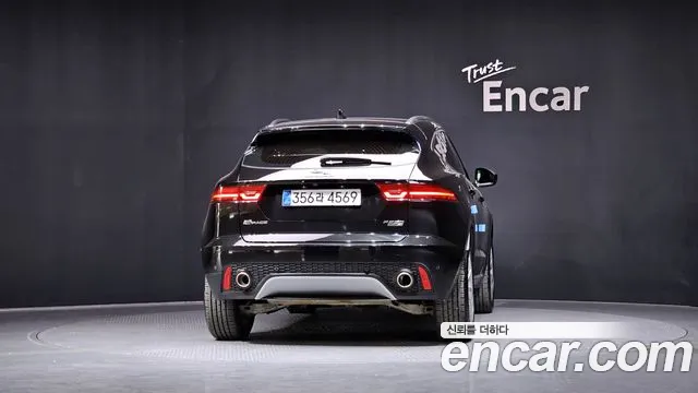 Jaguar E-PACE 2020 — фото 4