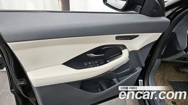 Jaguar E-PACE 2020 — фото 14