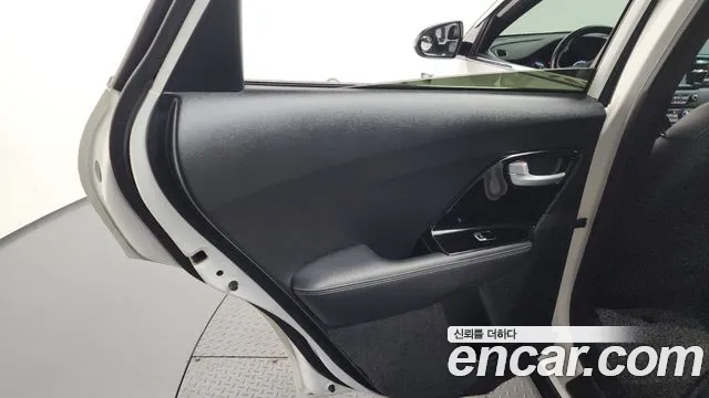 Kia Niro 2017 — фото 15