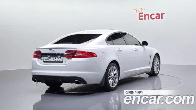 Jaguar XF 2014 — фото 2