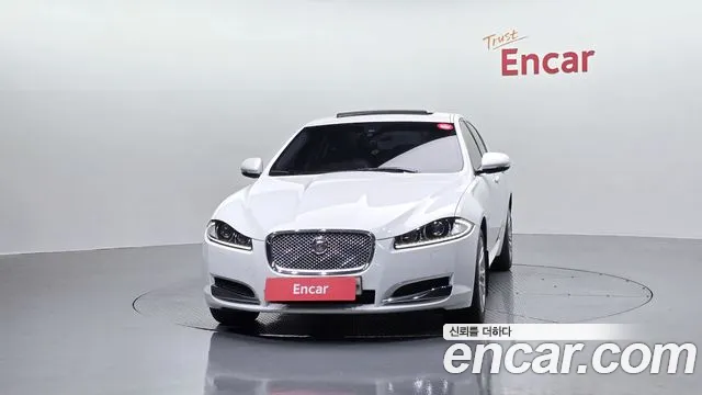 Jaguar XF 2014 — фото 3