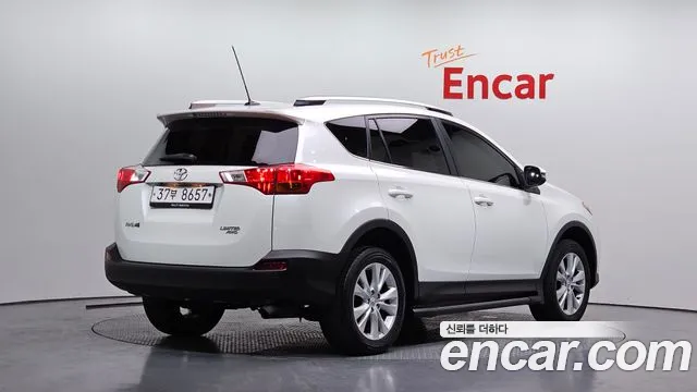 Toyota RAV4 2015 — фото 2