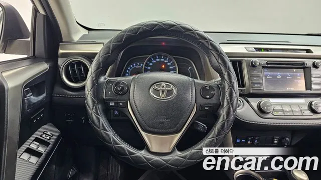 Toyota RAV4 2015 — фото 13