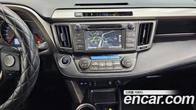 Toyota RAV4 2015 — фото 16