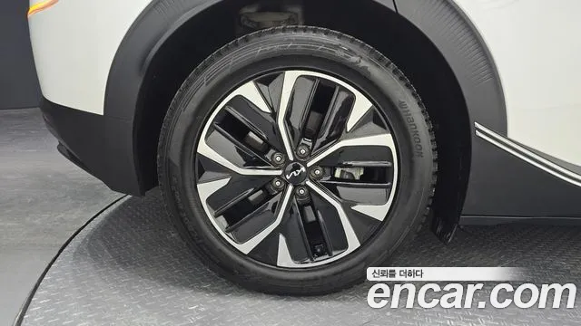Kia EV6 2023 — фото 4