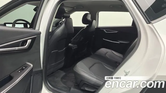 Kia EV6 2023 — фото 16