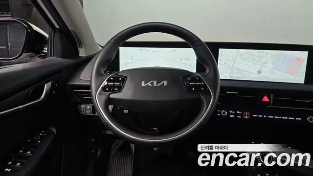 Kia EV6 2023 — фото 17