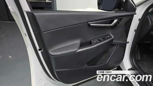 Kia EV6 2023 — фото 13