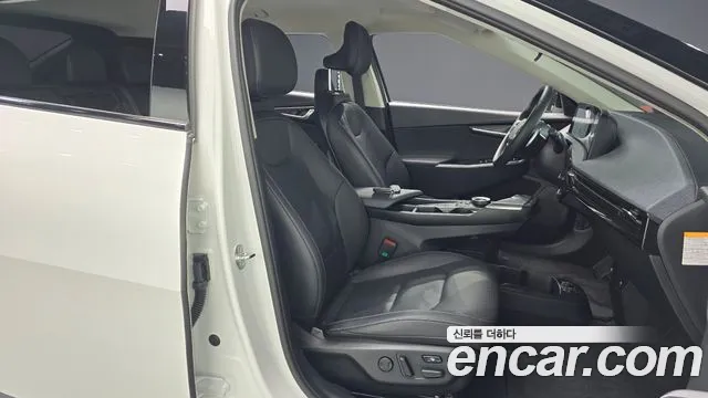 Kia EV6 2023 — фото 15