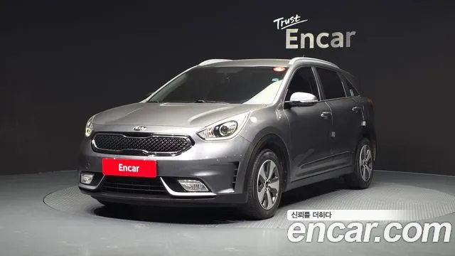 Kia Niro 2018 — фото 1