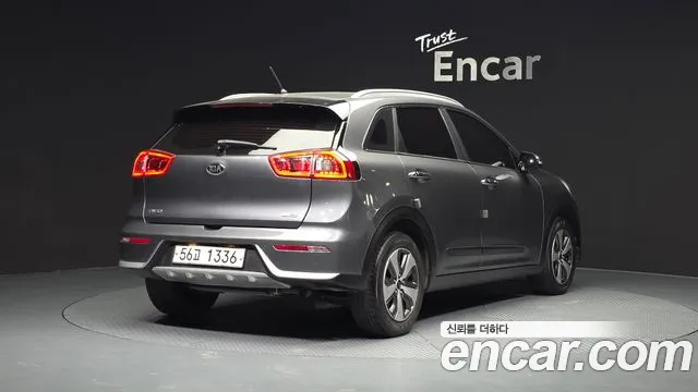 Kia Niro 2018 — фото 2