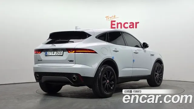 Jaguar E-PACE 2018 — фото 2