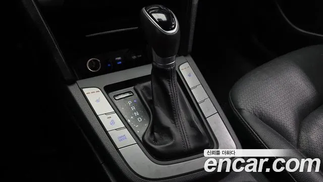 Hyundai AVANTE 2017 — фото 9