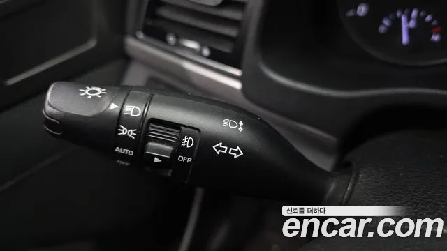 Hyundai AVANTE 2017 — фото 15