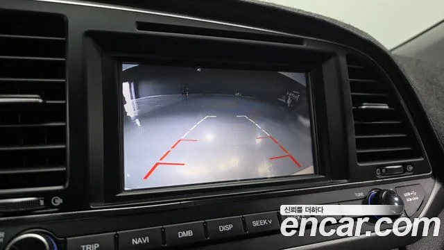 Hyundai AVANTE 2017 — фото 17