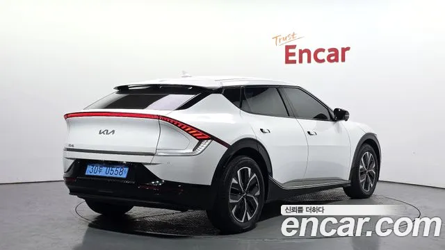 Kia EV6 2022 — фото 2