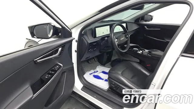 Kia EV6 2022 — фото 10