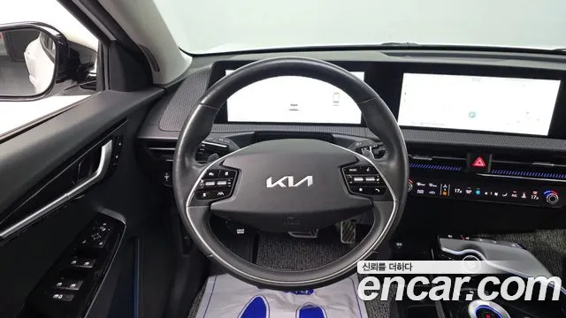 Kia EV6 2022 — фото 14